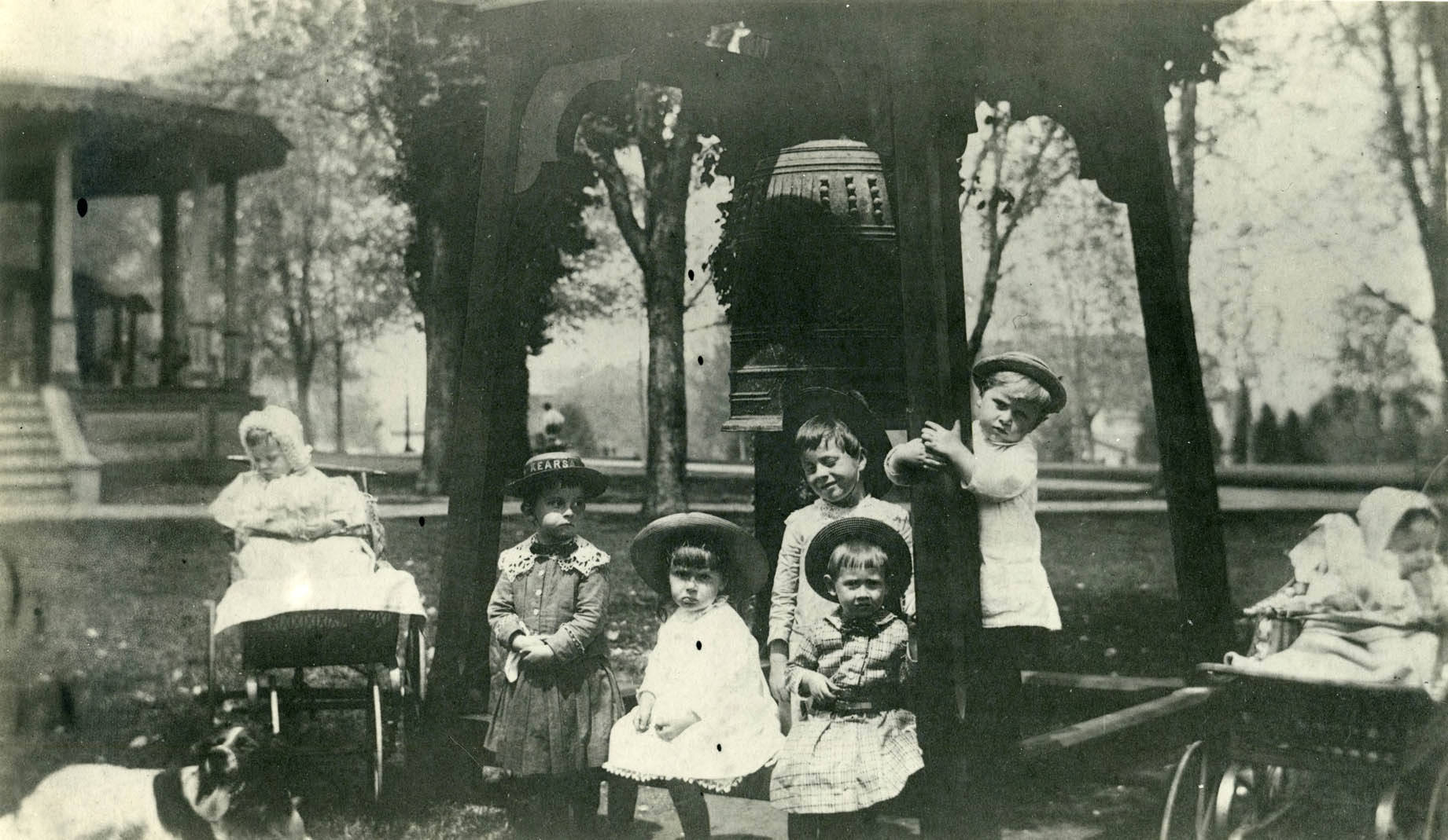 Japanese Bell: Bell and Children 1886