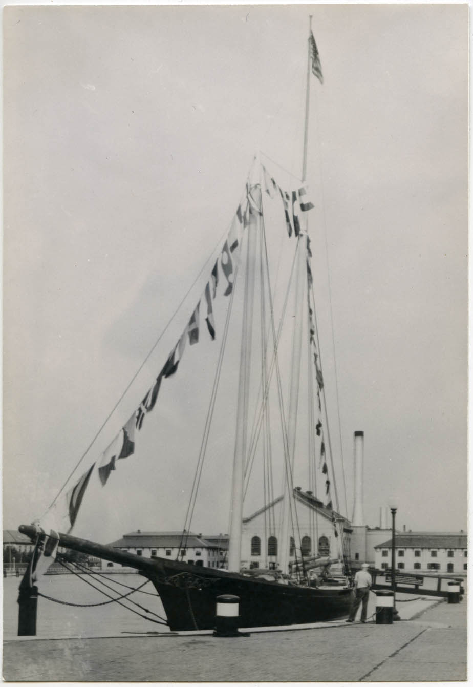 To Annapolis and Back: Yacht America 1924