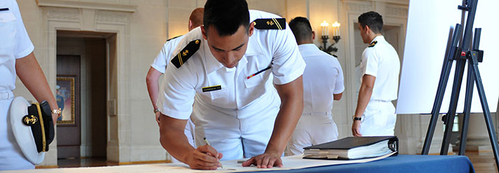 Image for Class of 2017 Commits to Serve