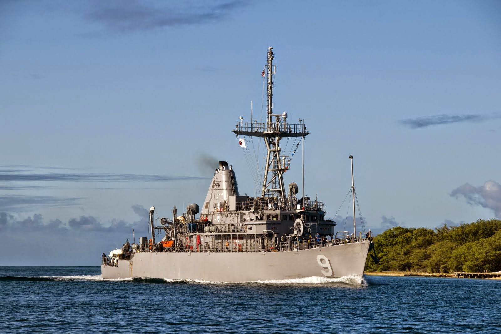 USS_Pioneer.jpg